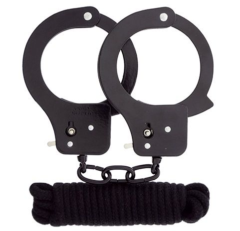 Чёрные наручники из листового металла в комплекте с веревкой BONDX METAL CUFFS LOVE ROPE SET - Dream Toys - купить с доставкой в Армавире