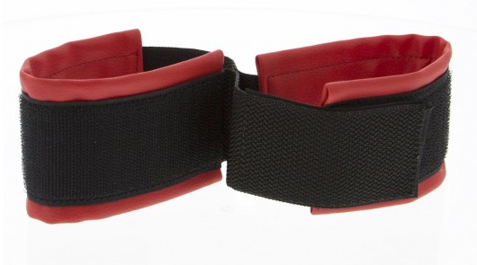 Полиуретановые манжеты для фиксации рук вместе Bound Together Wrist Restraints - Blush Novelties - купить с доставкой в Армавире